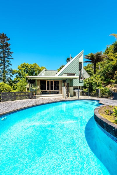 289 Point View Drive, Shamrock Park, Auckland - Carousel 2