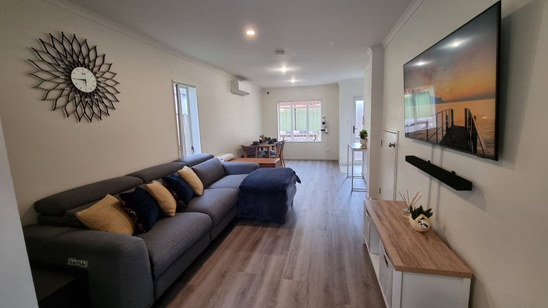 64 Brashier Circle, Sunnyvale, Auckland - Carousel 1