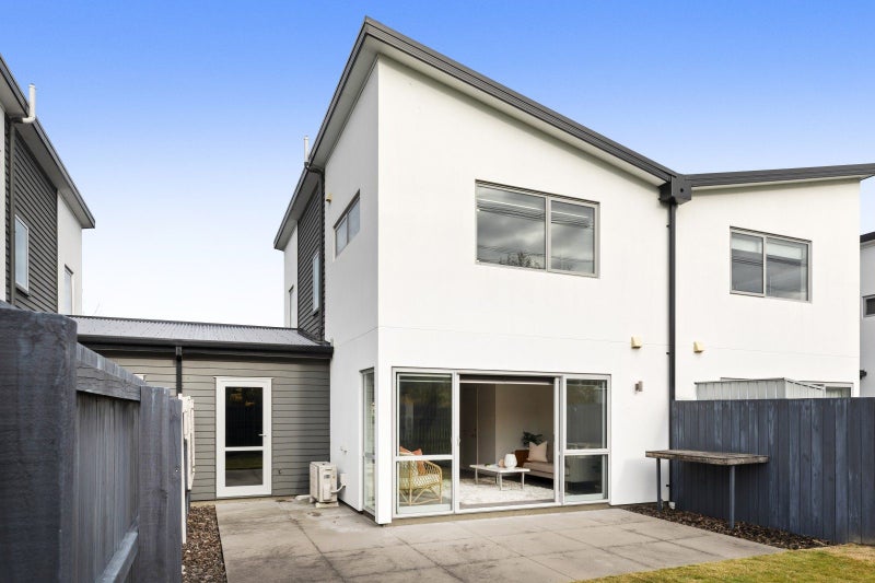 22 Menin Gate Crescent, Broomfield, Christchurch - Carousel 2