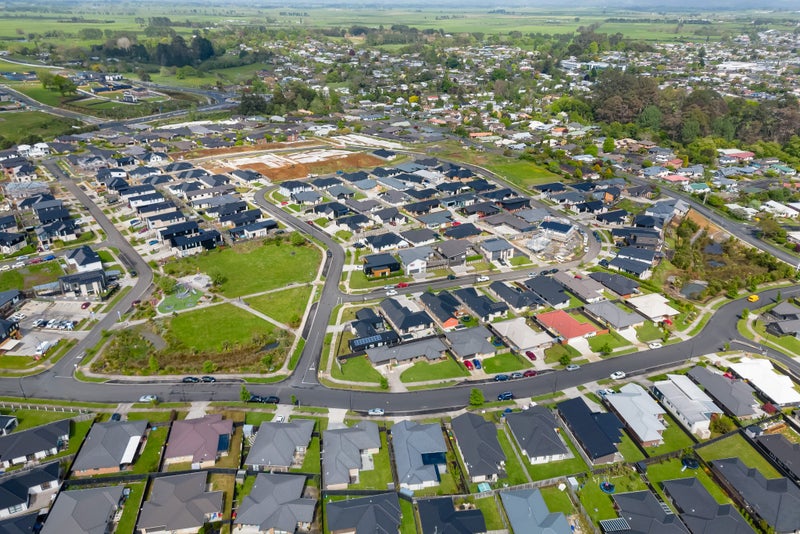 19 Briannarose Drive, Fitzroy, Hamilton - Carousel 16