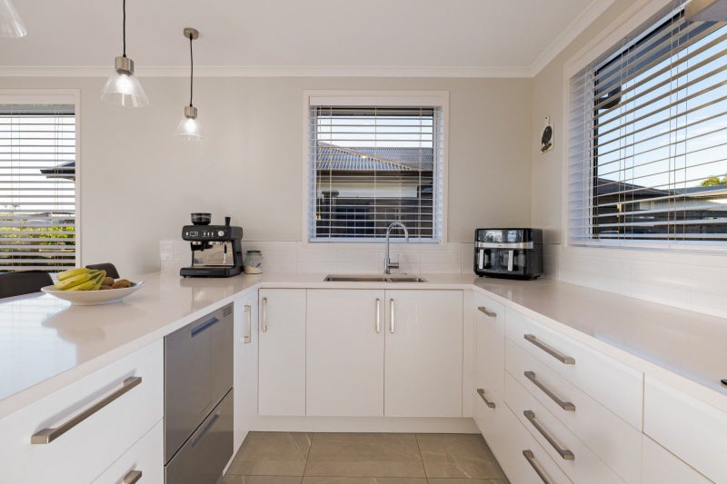 63 The Boulevard, Papamoa Beach, Papamoa - Carousel 2