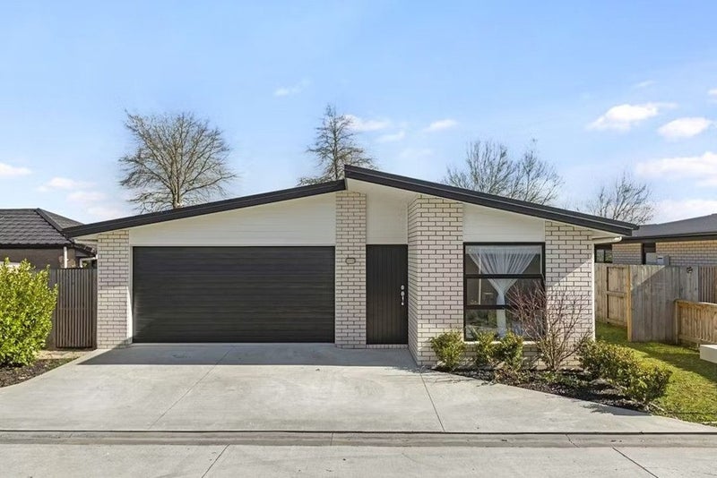 31 Benjamin Avenue, Rototuna North, Hamilton - Carousel 1