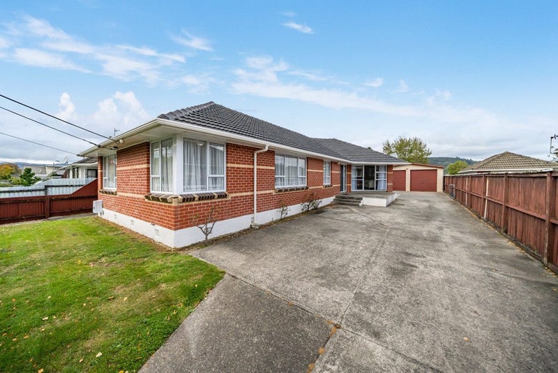 80 Fraser Crescent, Elderslea, Upper Hutt - Carousel 1
