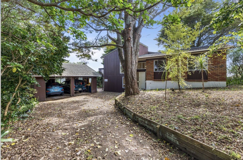 10 Tusac Place, Totara Vale, Auckland - Carousel 1