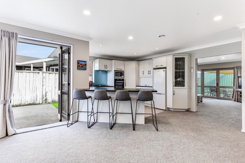 33 Hastings Place, Hamilton Lake, Hamilton - Carousel 2
