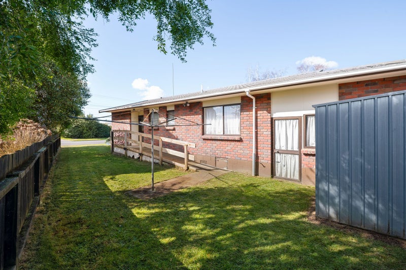 2A Saint Lukes Place, Bader, Hamilton - Carousel 13