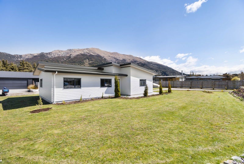 6 Little Maude Drive, Wanaka - Carousel 2