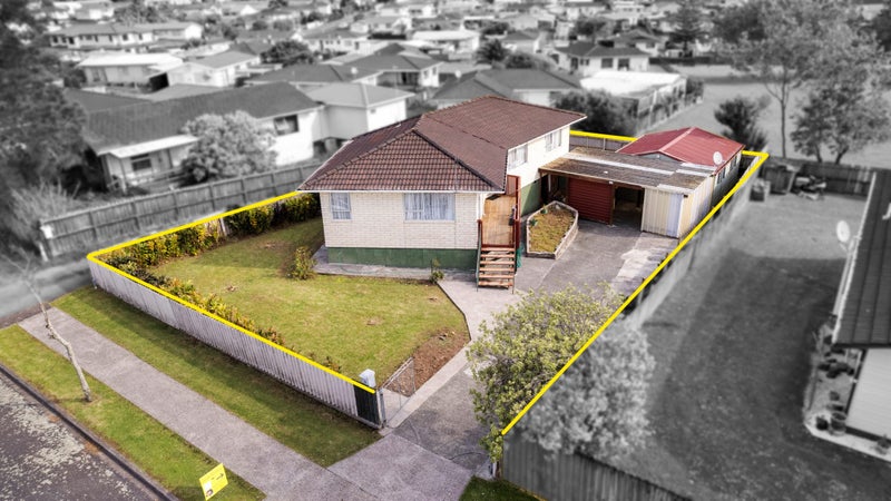 17 Dillon Crescent, Clover Park, Auckland - Carousel 1