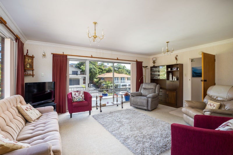 13 Cannon Street, Westown, New Plymouth - Carousel 2