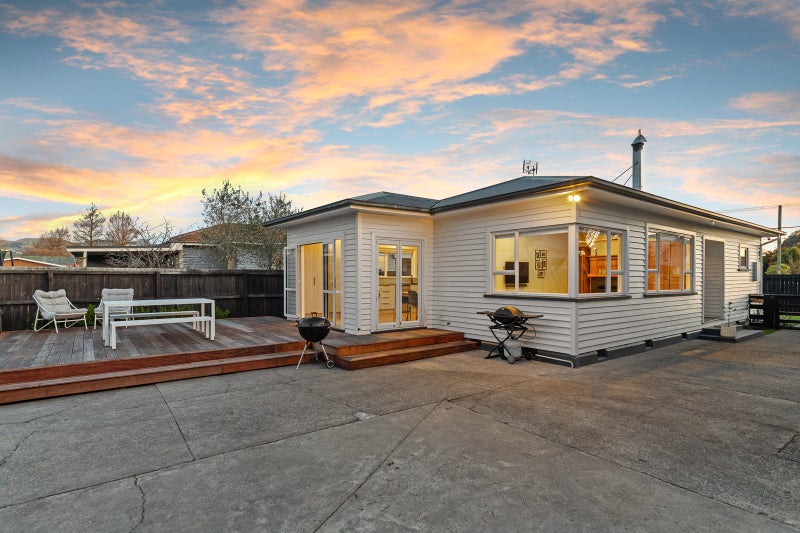 8 Garnett Avenue, Spreydon, Christchurch - Carousel 1