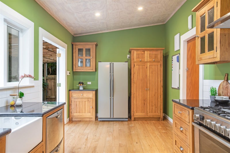 5 Airlie Road, Plimmerton, Porirua - Carousel 2