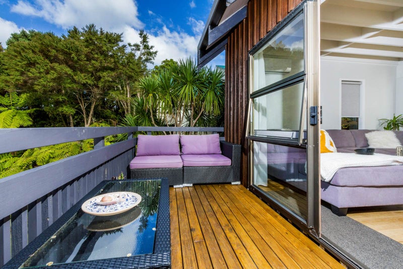 2/813 East Coast Road, Northcross, Auckland - Carousel 25