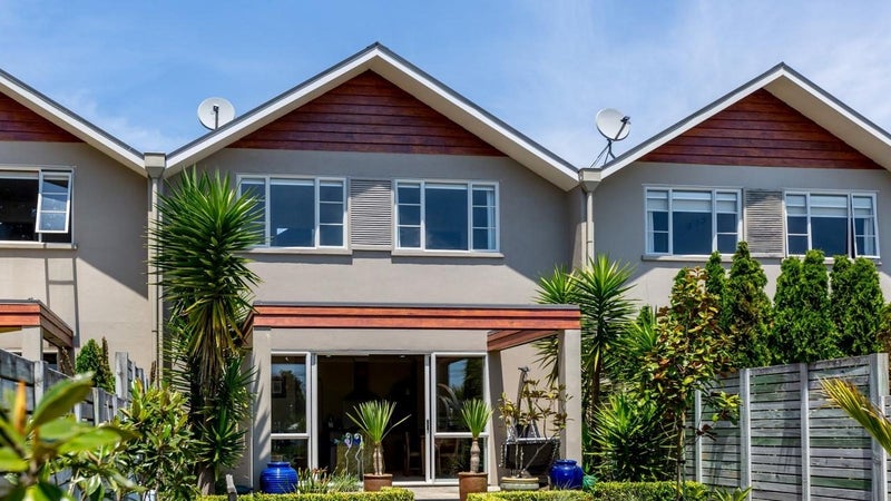 250B Courtenay Street, Strandon, New Plymouth - Carousel 1