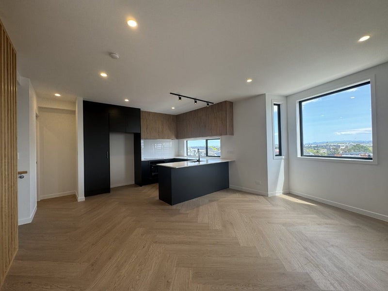 11/8 Bennett Road, Pakuranga, Auckland - Carousel 2