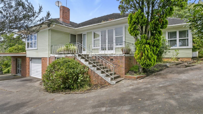 35 Glenfern Road, Mellons Bay, Auckland - Carousel 1