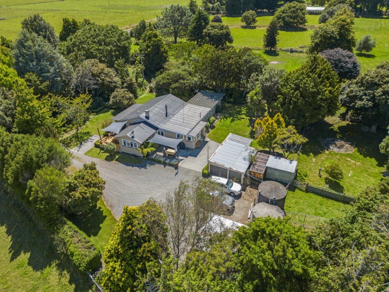 2330 Kimbolton Road, Kiwitea, Feilding - Carousel 1