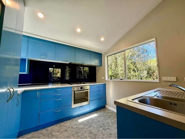 13A Kingsbridge Place, Newlands, Wellington - Carousel 2