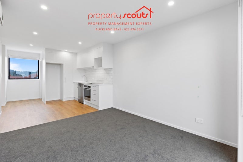 1/1 Fruitvale Road, New Lynn, Auckland - Carousel 2