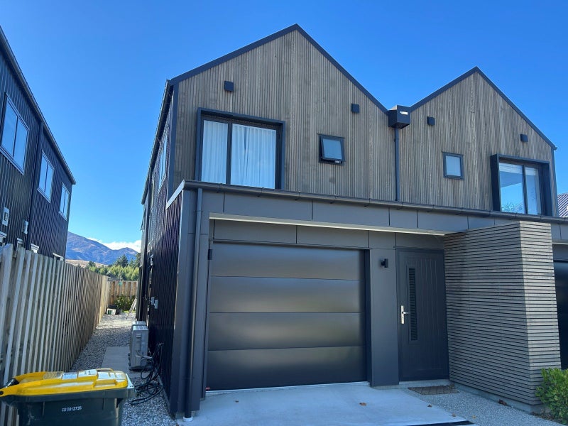 34 Glenavon Green, Wanaka - Carousel 1