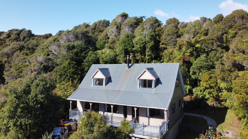 30 Stanton Crescent, Karoro, Greymouth - Carousel 1