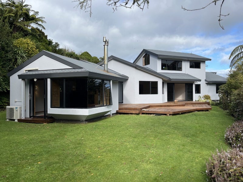 6 Bushview Place, Upper Vogeltown, New Plymouth - Carousel 1