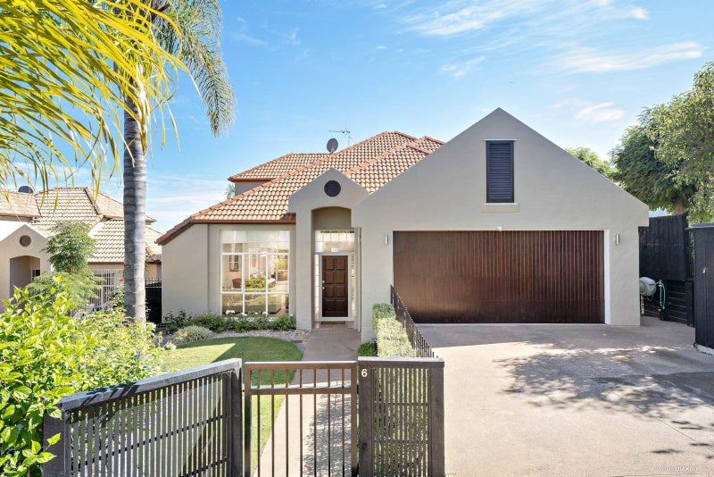6 Mangerton Lane, East Tamaki Heights, Auckland - Carousel 1