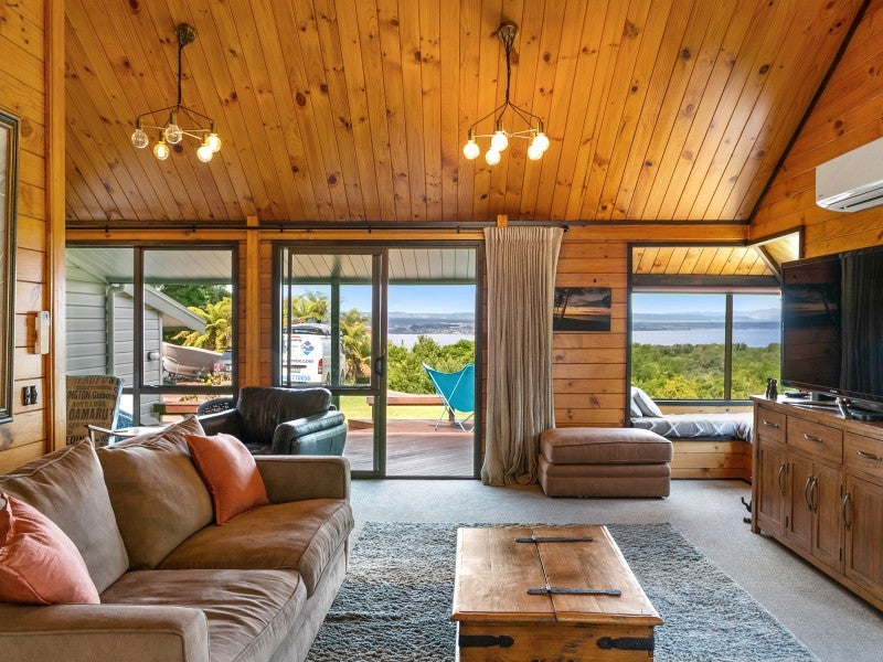 118 Wakeman Road, Acacia Bay, Taupo - Carousel 1