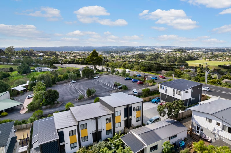 4/16 Albany Highway, Greenhithe, Auckland - Carousel 24