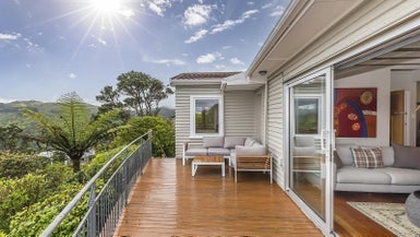 100 Pembroke Road, Northland, Wellington - Carousel 1