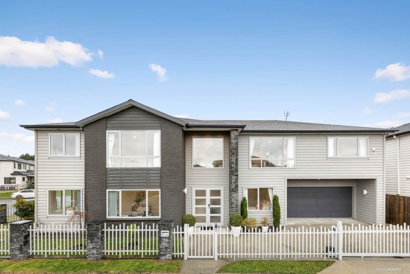 11 Drumfad Road, Flat Bush, Auckland - Carousel 1