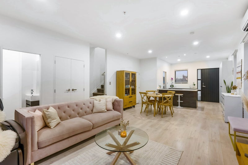 5 Waru Lane, Te Atatu Peninsula, Auckland - Carousel 1