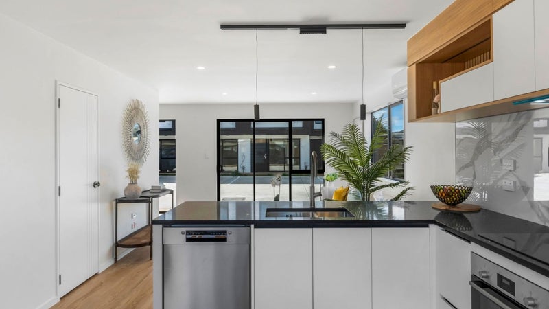 1/42 Marvon Downs Avenue, Pakuranga Heights, Auckland - Carousel 1