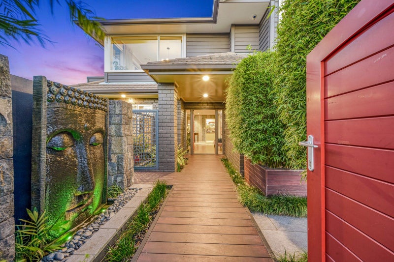 1/25 Seymour Road, Mellons Bay, Auckland - Carousel 2