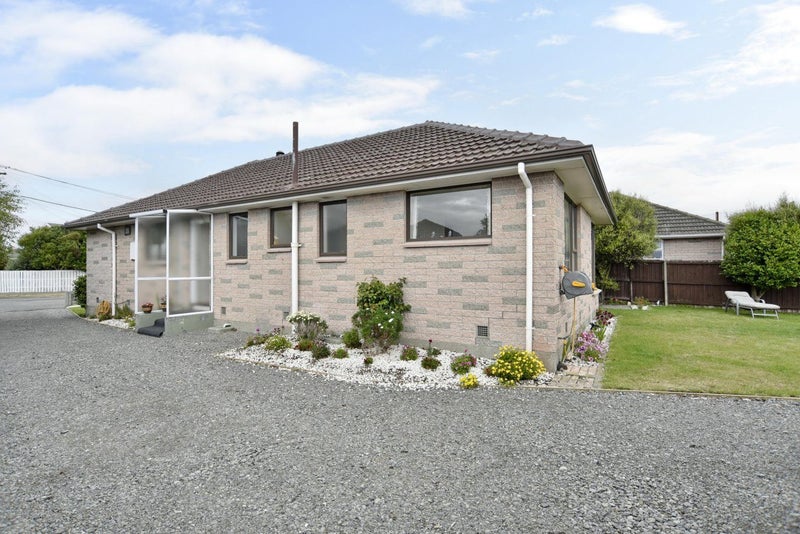 11 Quebec Place, Wainoni, Christchurch - Carousel 24