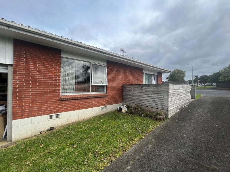 1/1580 Great North Road, Waterview, Auckland - Carousel 11