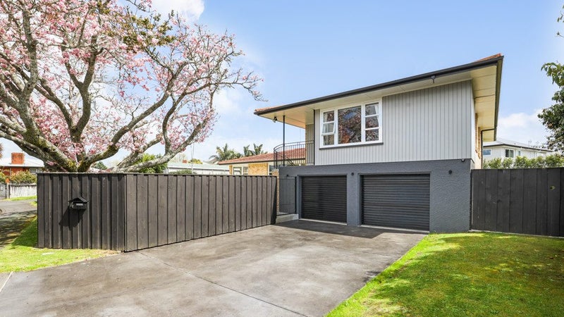 4 Gordon Street, Hillcrest, Hamilton - Carousel 1