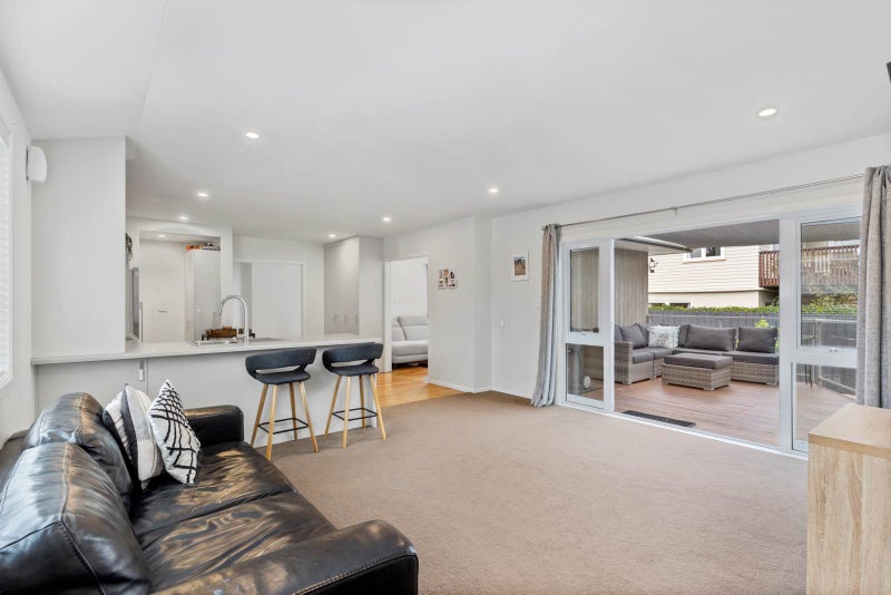 17 Esmeralda Avenue, Avondale, Auckland - Carousel 2