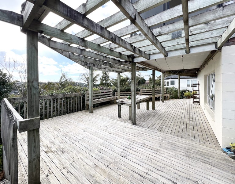 33 Sartors Avenue, Northcross, Auckland - Carousel 19