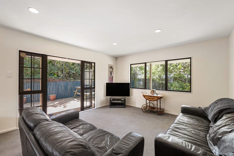 29 Severn Street, Island Bay, Wellington - Carousel 2