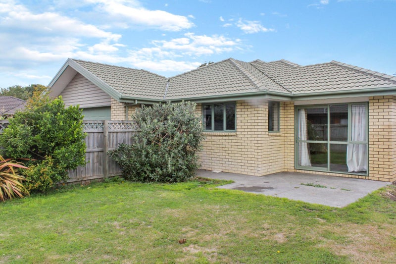 43 Earnslaw Crescent, Bryndwr, Christchurch - Carousel 1