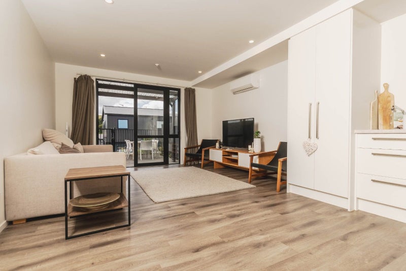 3 Ofanoa Lane, Mount Roskill, Auckland - Carousel 1