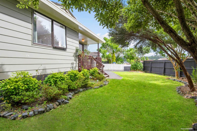 2/208 Waitemata Drive, Ranui, Auckland - Carousel 2
