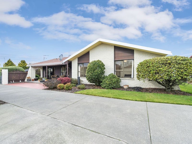 4 Fiona Place, Hei Hei, Christchurch - Carousel 1