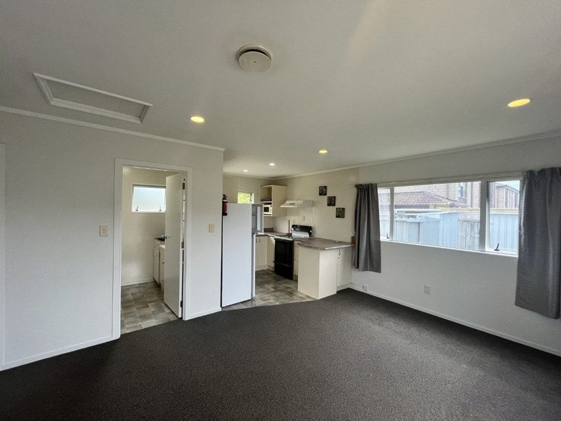 27 Regent Street, Papatoetoe, Auckland - Carousel 1