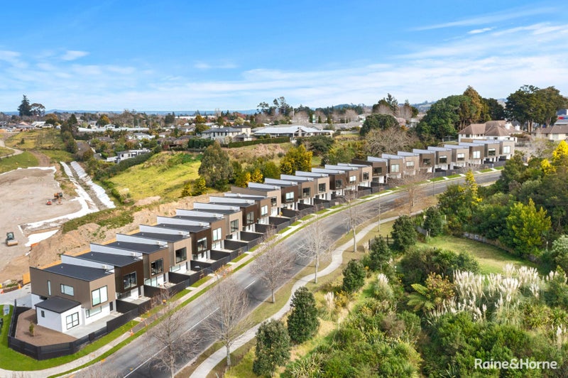 15/12 Westmorland Rise, Bethlehem, Tauranga - Carousel 1