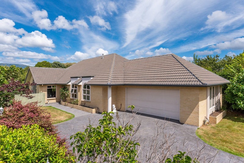 2B Maple Lane, Waikanae - Carousel 1
