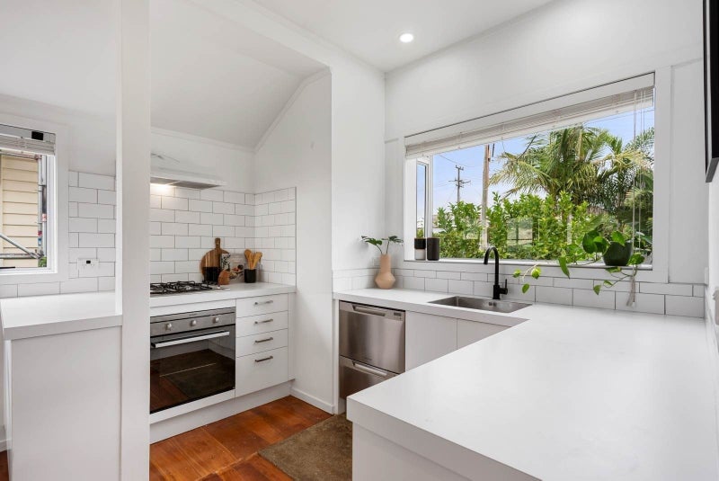 1/91 Queen Street, Northcote Point, Auckland - Carousel 1