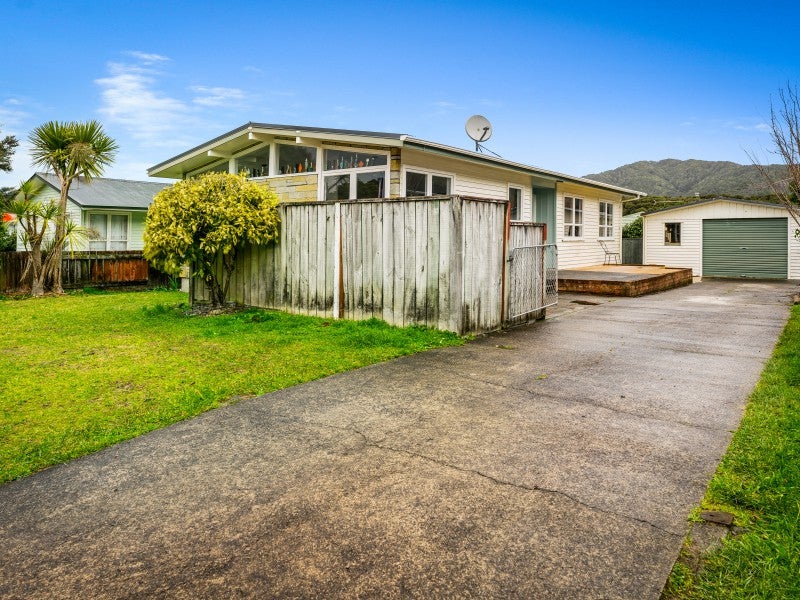 19 Kairanga Crescent, Wainuiomata, Lower Hutt - Carousel 1