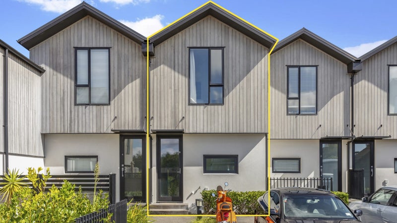 3/17 Powell Street, Avondale, Auckland - Carousel 1