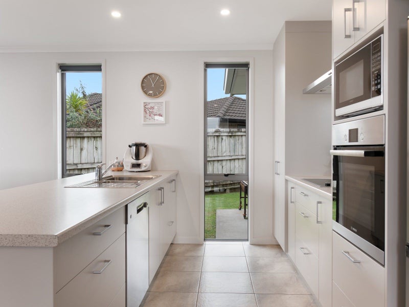 10 Sable Lane, Pyes Pa, Tauranga - Carousel 2
